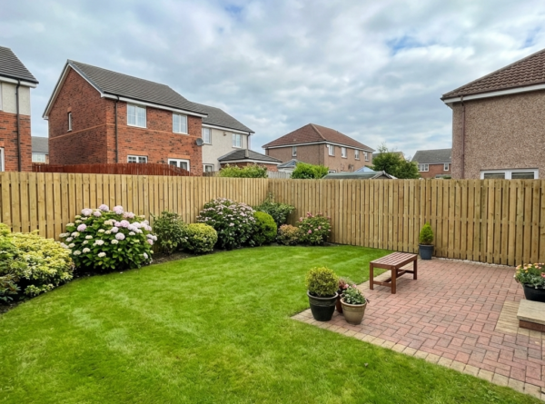 Slat Straight Garden Fencing Glasgow